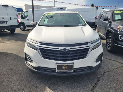 Used 2022 Chevrolet Equinox LS w/ LS Convenience Package image 2