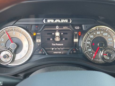 Used 2022 RAM 1500 Limited w/ Body Color Bumper Group AWD/4WD image 4