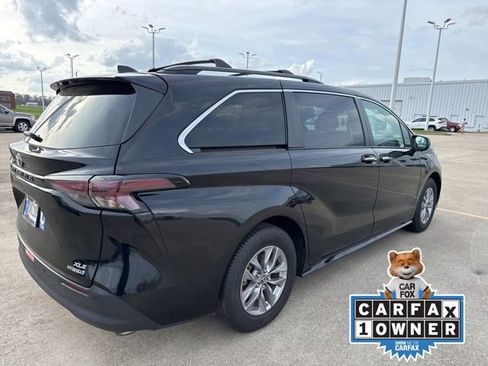 Used 2024 Toyota Sienna XLE w/ XLE Plus Package image 10