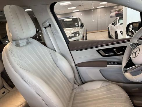 Used 2023 Mercedes-Benz EQS 450+ SUV image 11