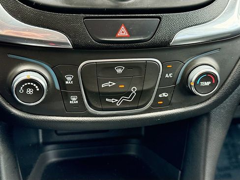 Used 2019 Chevrolet Equinox LT AWD/4WD image 33