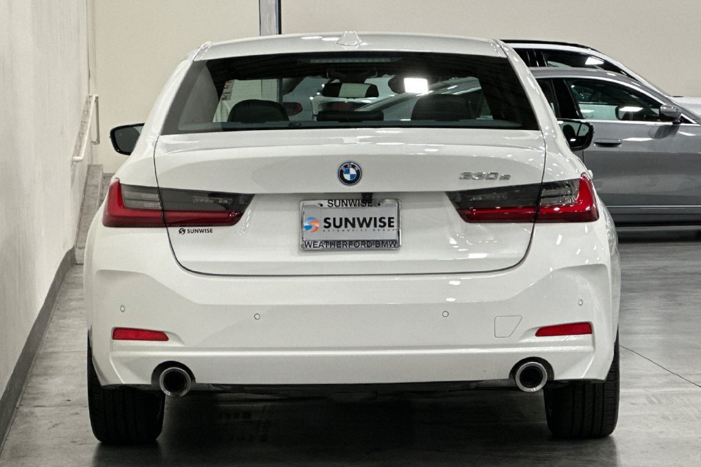 Certified 2024 BMW 330e w/ Convenience Package RWD image 5