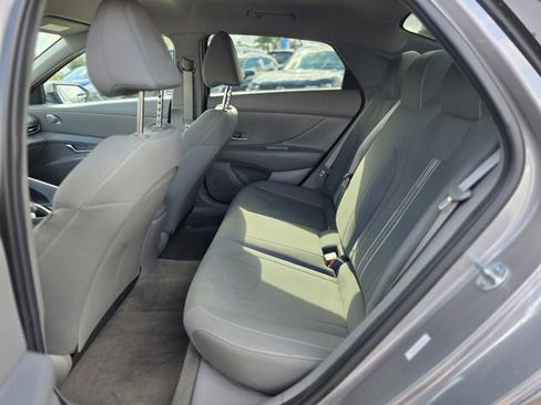 Used 2023 Hyundai Elantra SEL image 14