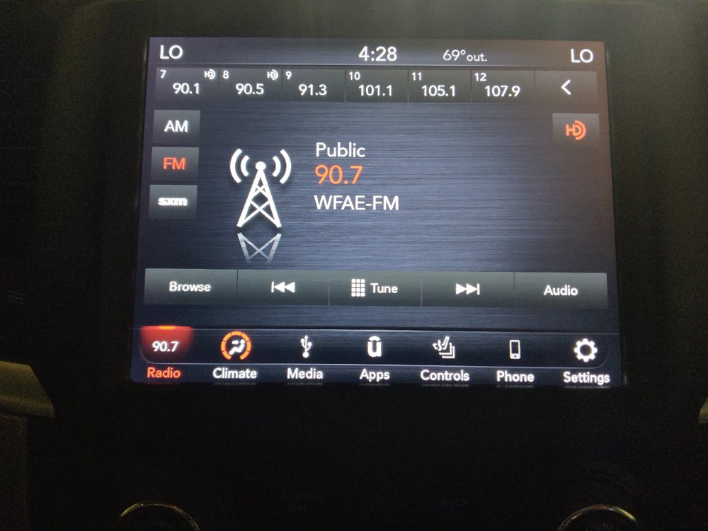 Used 2019 RAM 1500 Classic SLT w/ Luxury Group AWD/4WD image 25