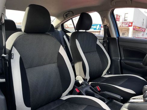 Used 2021 Nissan Versa SV image 31