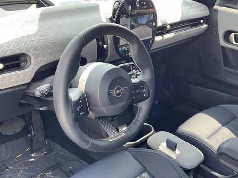 Used 2025 MINI Cooper S FWD image 17
