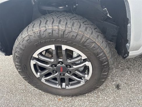 Used 2024 Toyota Tacoma TRD Sport image 11