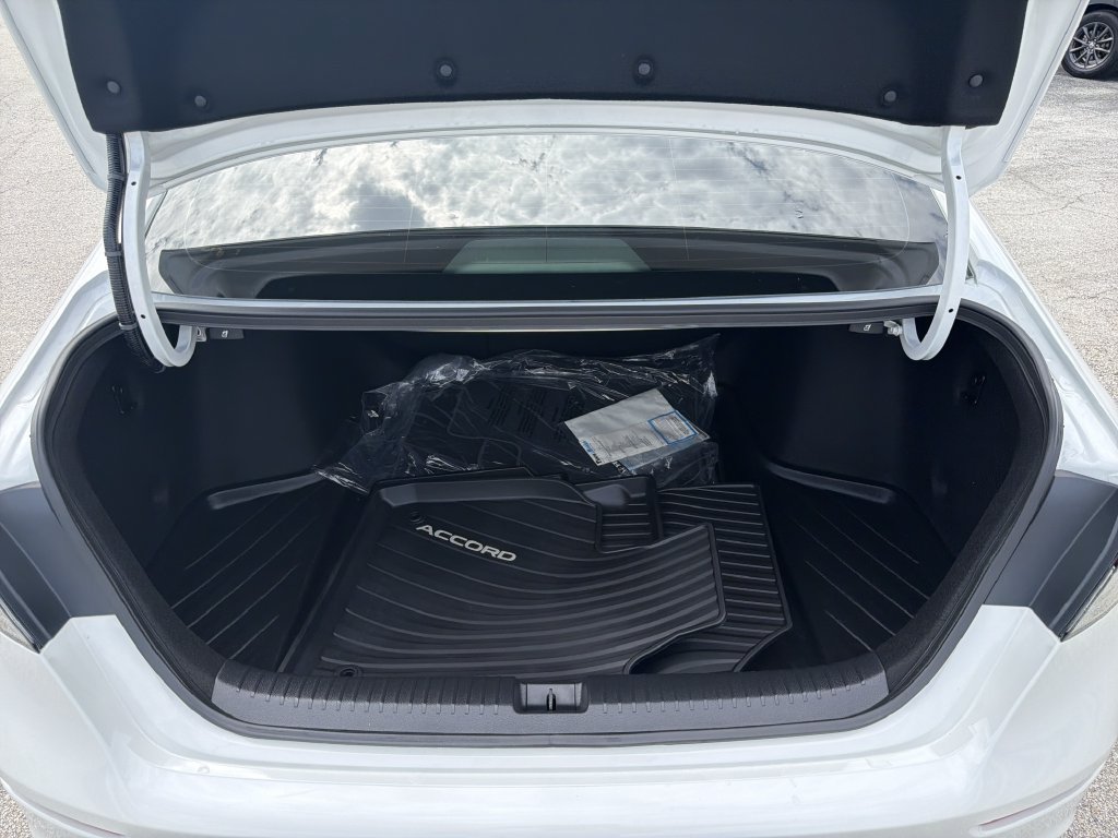 Used 2025 Honda Accord Sport image 9