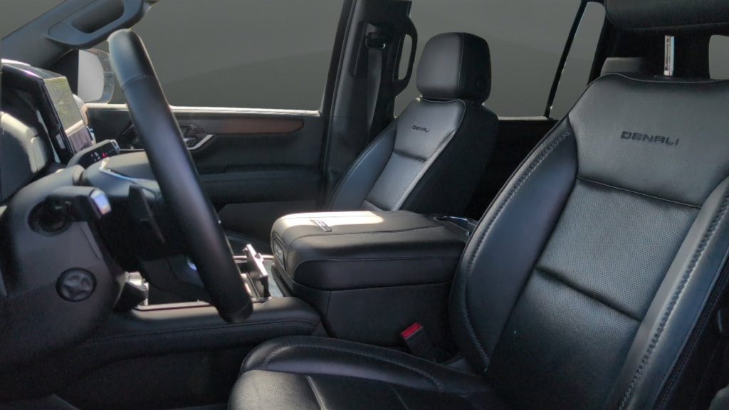 Used 2025 GMC Yukon XL Denali AWD/4WD image 11