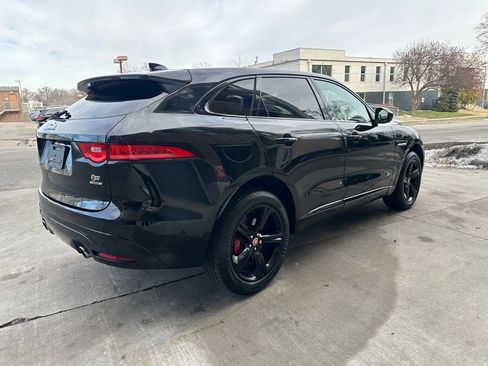 Used 2019 Jaguar F-PACE S image 7