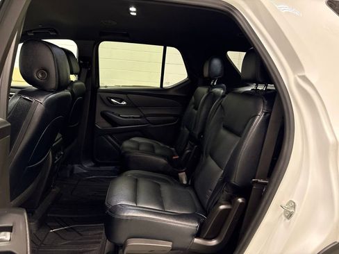 Used 2022 Chevrolet Traverse LT AWD/4WD image 16