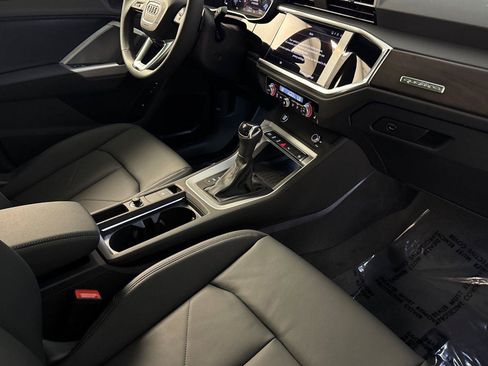 Used 2025 Audi Q3 2.0T Premium w/ Convenience Package image 16