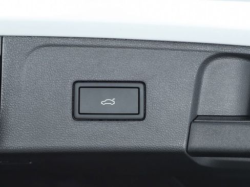 New 2026 Volkswagen Atlas SE image 69