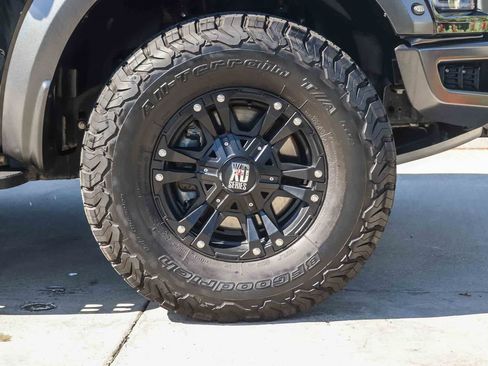 Used 2018 Ford F150 Raptor w/ Equipment Group 802A Luxury AWD/4WD image 9