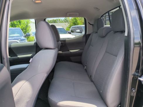 Used 2022 Toyota Tacoma SR5 RWD image 13