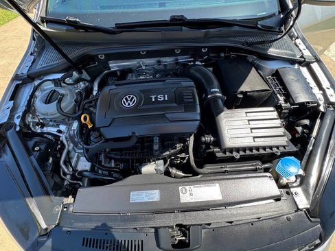 Used 2016 Volkswagen Golf 4-Door FWD image 40