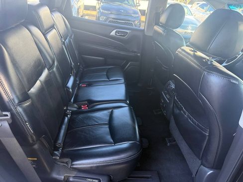 Used 2019 Nissan Pathfinder SL FWD image 20