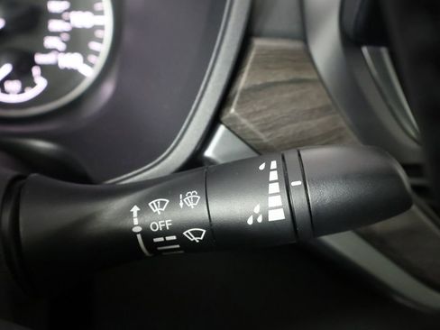 Used 2024 Nissan Altima 2.5 SL FWD image 42