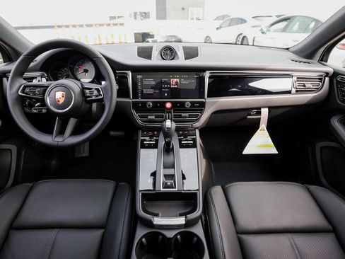 Certified 2026 Porsche Macan S AWD/4WD image 24