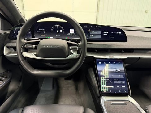 Used 2025 Lucid Air Grand Touring image 18