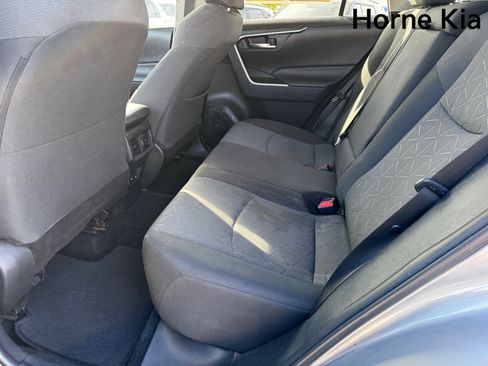 Used 2021 Toyota RAV4 XLE w/ Convenience Package image 13