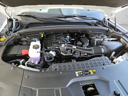 New 2025 Jeep Grand Cherokee Altitude image 16