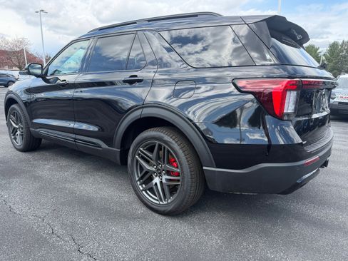 New 2026 Ford Explorer ST-Line w/ ST-Line Street Pack AWD/4WD image 10