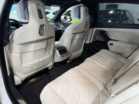 Used 2024 BMW 760i xDrive image 39