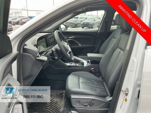 Used 2025 Audi Q5 Premium w/ Convenience Package image 7