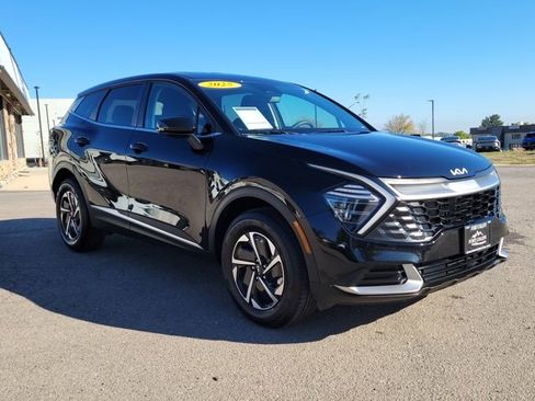 Certified 2025 Kia Sportage LX image 4