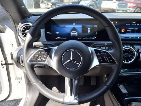 Used 2025 Mercedes-Benz CLA 250 4MATIC image 21