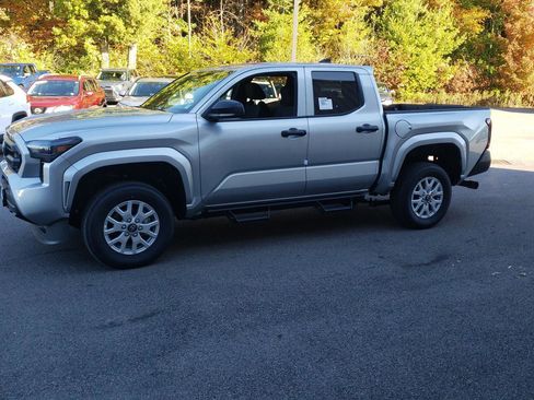 New 2025 Toyota Tacoma SR image 11