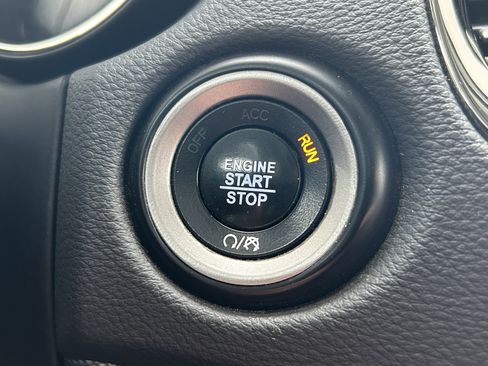 Used 2018 Dodge Durango GT image 32