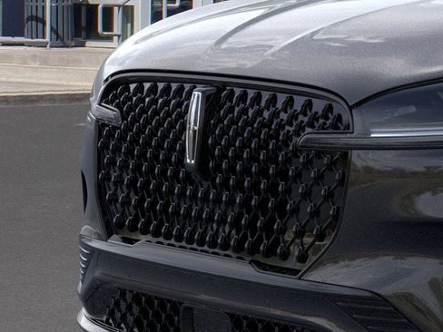 New 2026 Lincoln Aviator AWD w/ Jet Appearance Package image 17