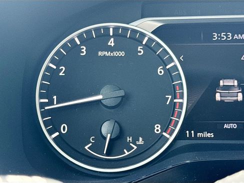 New 2025 Nissan Pathfinder SV image 12