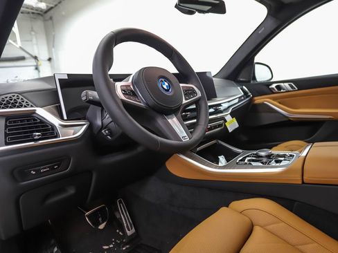 New 2026 BMW X5 xDrive50e w/ M Sport Package image 10