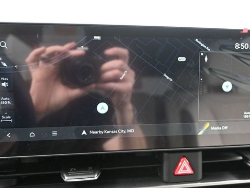 New 2026 Kia Carnival EX FWD image 17