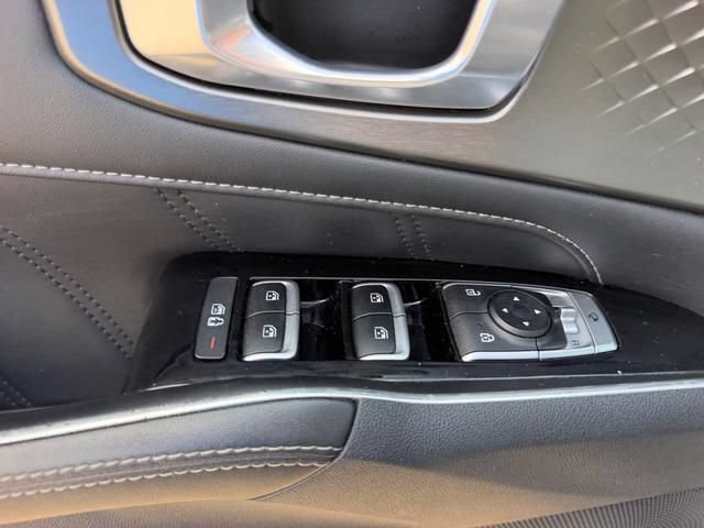 Certified 2023 Kia Sorento SX AWD/4WD image 19