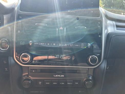 Certified 2023 Lexus GX 460 Premium w/ Premium Package AWD/4WD image 18