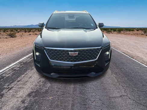 Used 2025 Cadillac XT4 Premium Luxury image 15
