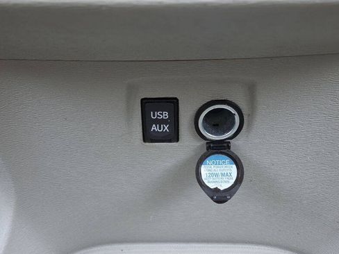 Used 2011 Toyota Sienna LE FWD image 34
