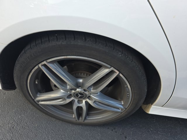 Used 2018 Mercedes-Benz E 300 image 5