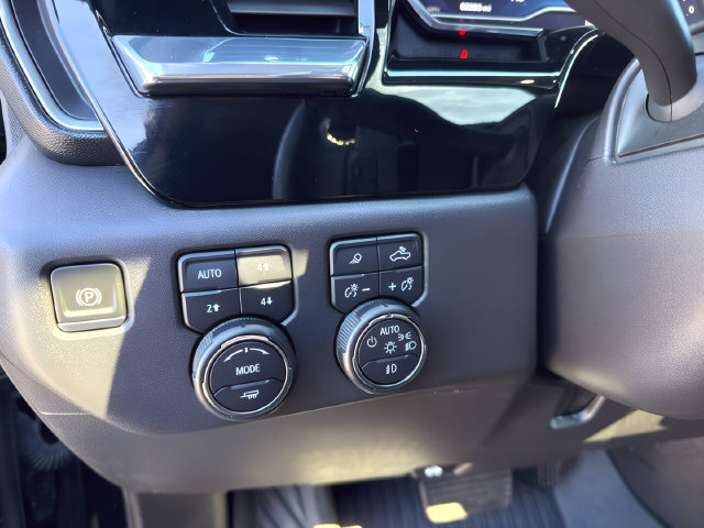 Used 2024 Chevrolet Silverado 1500 LT Trail Boss w/ LT Trail Boss Premium Package AWD/4WD image 19
