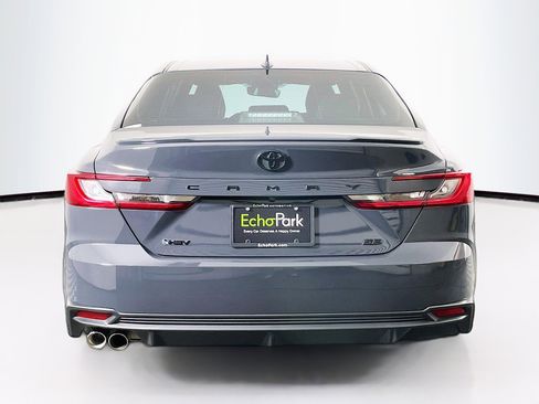 Used 2025 Toyota Camry SE w/ Convenience Package image 7