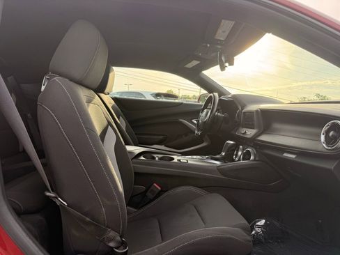 Used 2018 Chevrolet Camaro LT RWD image 28