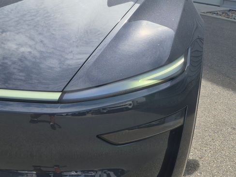 Used 2026 Tesla Model Y Long Range AWD/4WD image 10