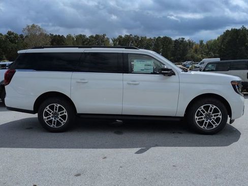 New 2025 Ford Expedition Max Active image 3