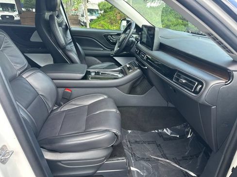 New 2025 Lincoln Aviator Reserve w/ Luxury Package RWD image 13
