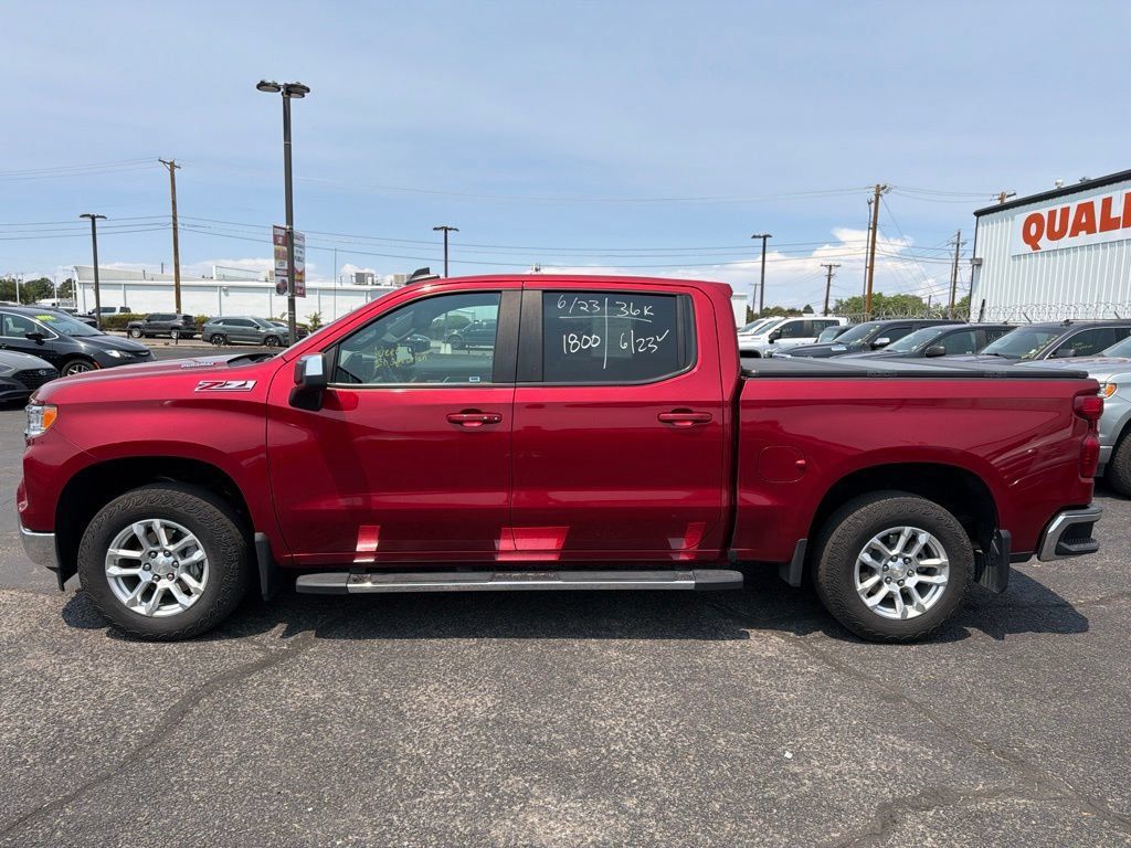 Used 2023 Chevrolet Silverado 1500 LT AWD/4WD image 2