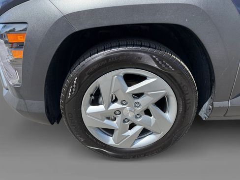Certified 2025 Hyundai Kona SE FWD image 9